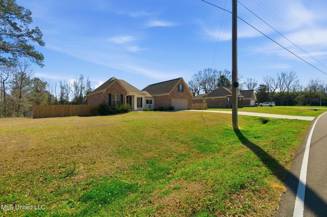 210 W Black Creek Road, Sumrall, MS 39482