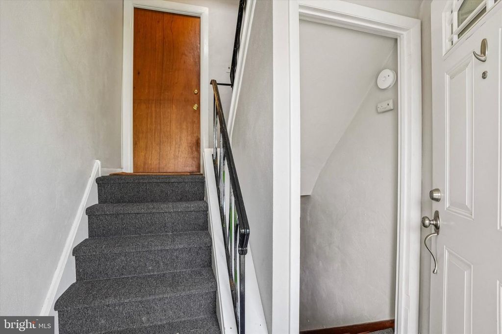 536 HOFFNAGLE, PHILADELPHIA, PA 19111 — photo 2