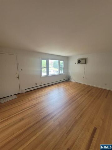 360 New York Avenue 1st flr, Lyndhurst, NJ 07071