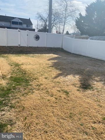 56 S OAKLAND AVE, Runnemede, NJ 08078