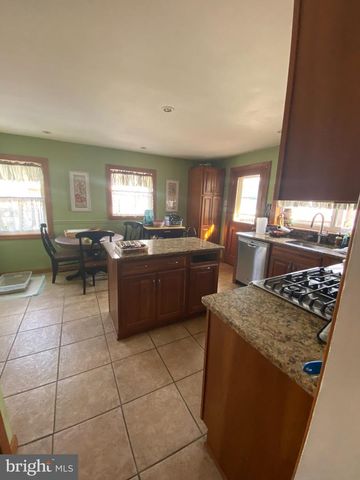 56 S OAKLAND AVE, Runnemede, NJ 08078