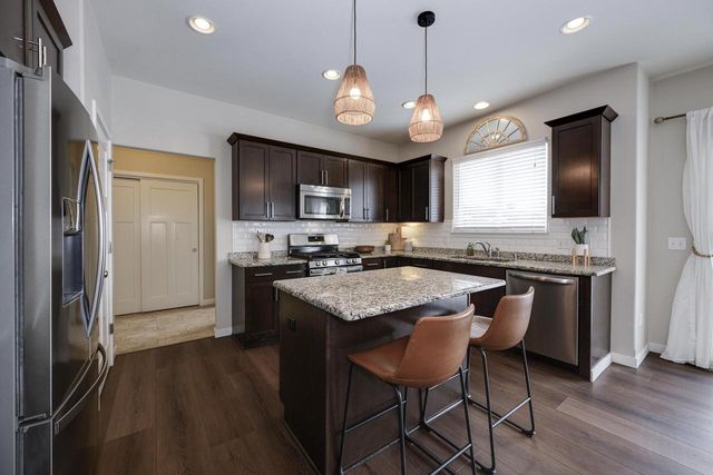 6661 Dusky Glen, Windsor, WI 53598