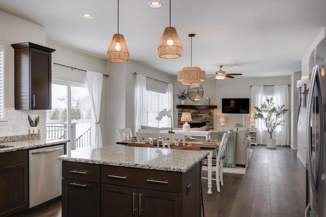 6661 Dusky Glen, Windsor, WI 53598