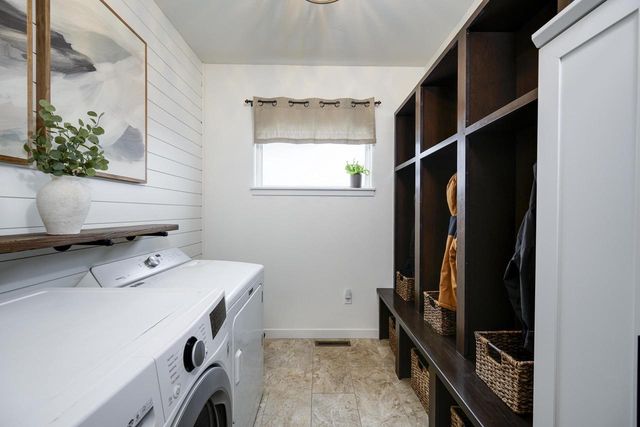 6661 Dusky Glen, Windsor, WI 53598