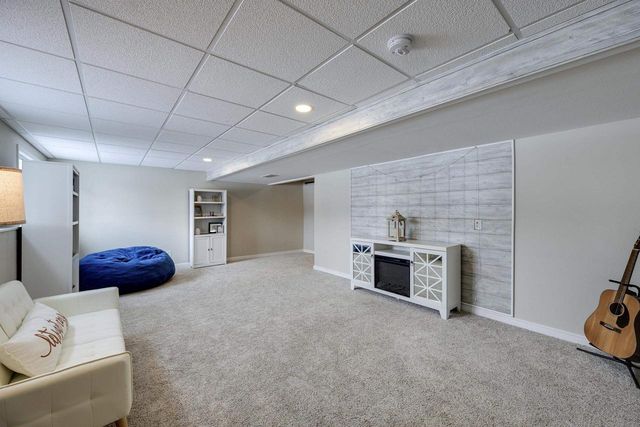 6661 Dusky Glen, Windsor, WI 53598