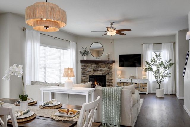 6661 Dusky Glen, Windsor, WI 53598