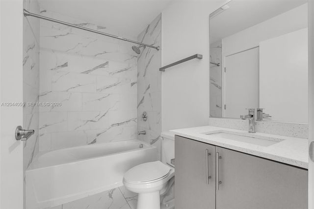 1 Curtiss Pkwy 319, Miami Springs, FL 33166