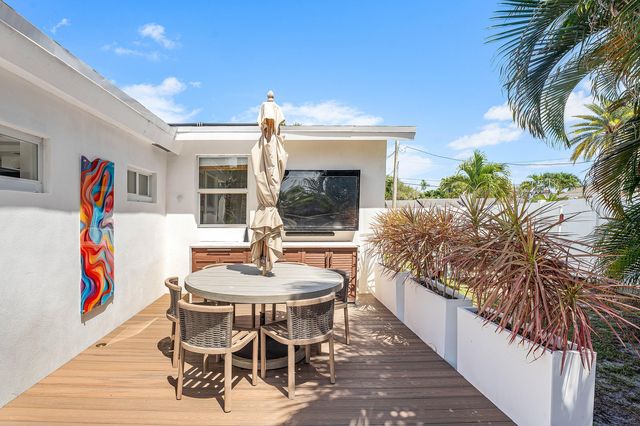 7745 W Lake Drive, Lake Clarke Shores, FL 33406