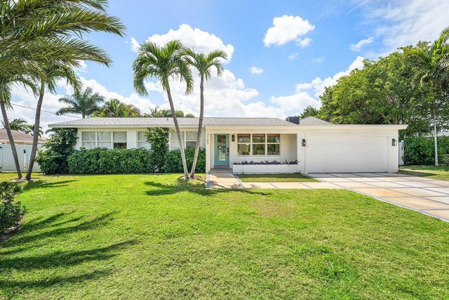 7745 W Lake Drive, Lake Clarke Shores, FL 33406