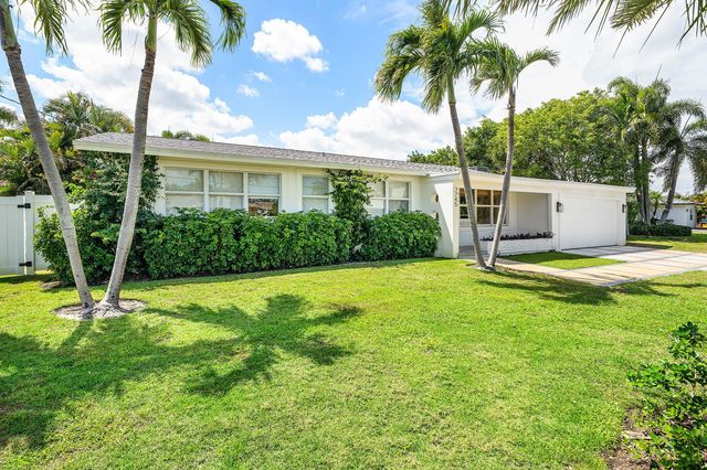 7745 W Lake Drive, Lake Clarke Shores, FL 33406