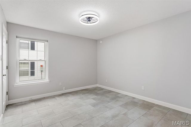 918 Hanna Place Court F, Ballwin, MO 63021