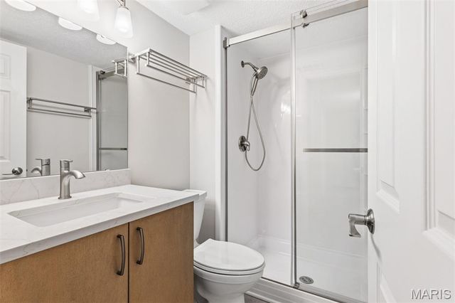 918 Hanna Place Court F, Ballwin, MO 63021