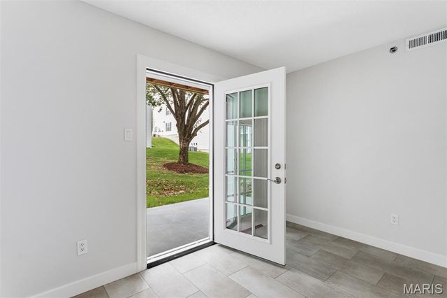 918 Hanna Place Court F, Ballwin, MO 63021