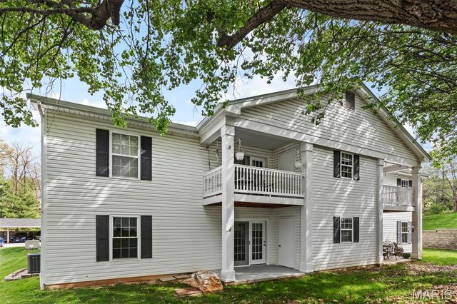 918 Hanna Place Court F, Ballwin, MO 63021