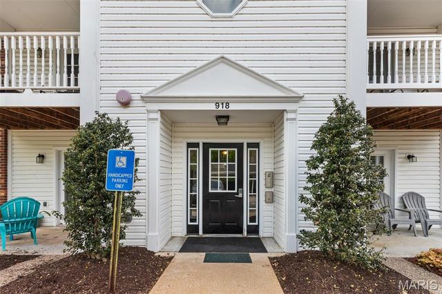 918 Hanna Place Court F, Ballwin, MO 63021