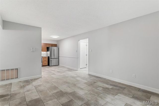 918 Hanna Place Court F, Ballwin, MO 63021