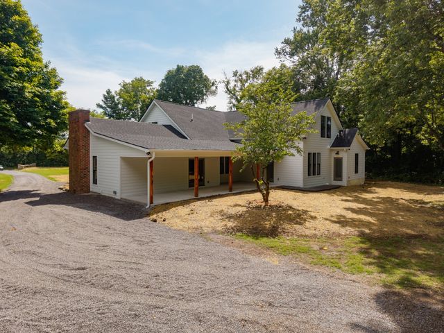 1629 Cairo Rd, Gallatin, TN 37066