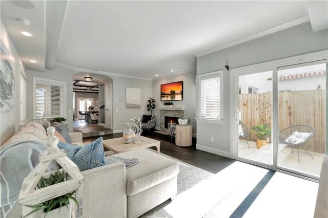 621 8th Street, Huntington Beach, CA 92648