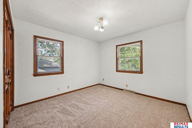 707 Sherman Drive, Bellevue, NE 68005