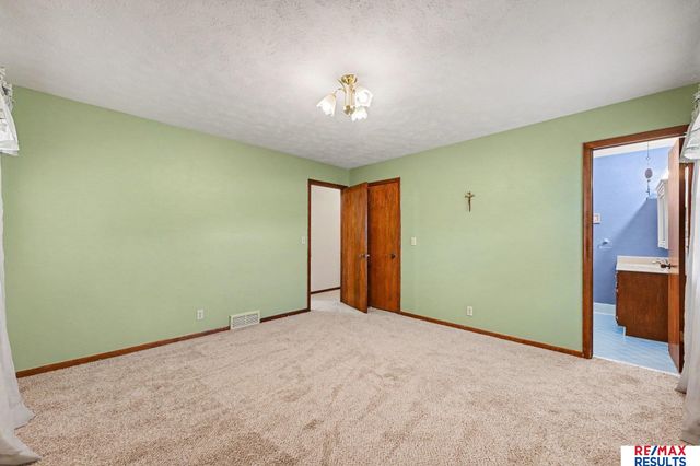 707 Sherman Drive, Bellevue, NE 68005