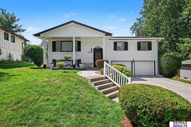 707 Sherman Drive, Bellevue, NE 68005