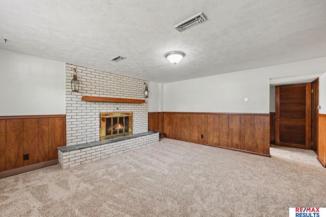 707 Sherman Drive, Bellevue, NE 68005