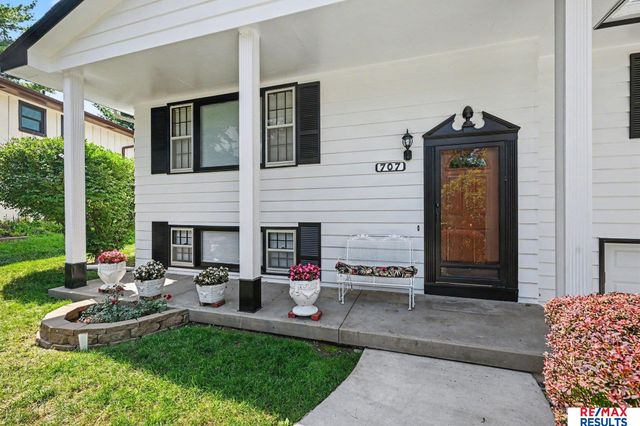 707 Sherman Drive, Bellevue, NE 68005