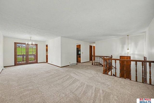 707 Sherman Drive, Bellevue, NE 68005