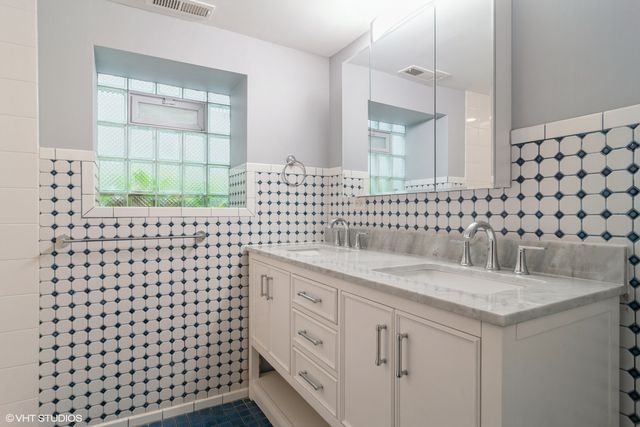 3436 N Harding Avenue G, Chicago, IL 60618