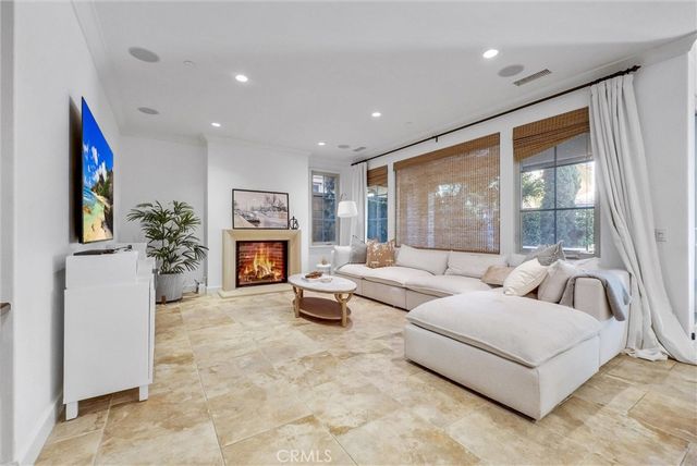 80 Lupari, Irvine, CA 92618
