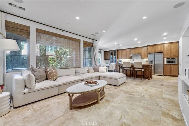 80 Lupari, Irvine, CA 92618
