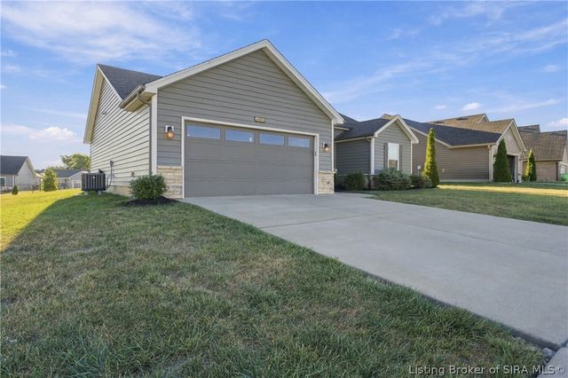 6004 Crestview Ln, Georgetown, IN 47122