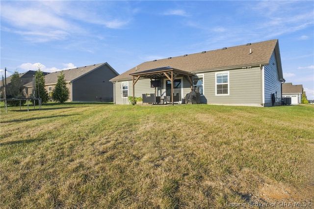 6004 Crestview Ln, Georgetown, IN 47122