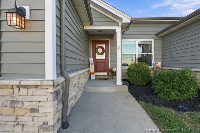 6004 Crestview Ln, Georgetown, IN 47122