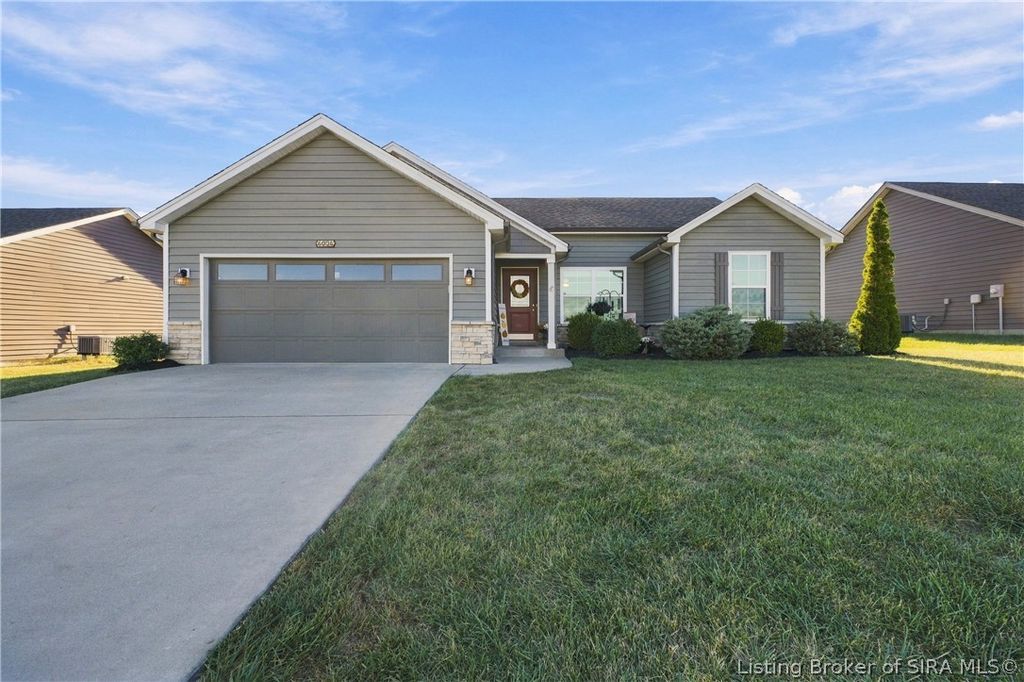 6004 Crestview Ln, Georgetown, IN 47122