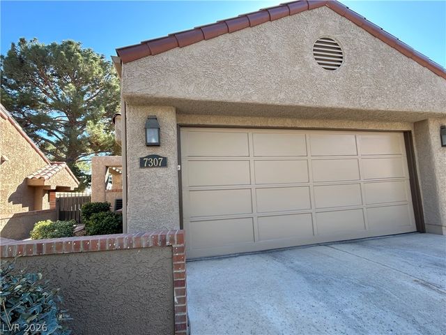7307 Mission Hills Drive, Las Vegas, NV 89113