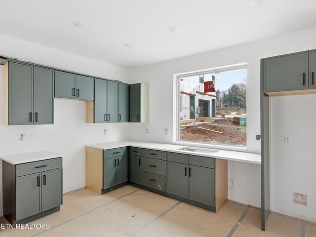 2608 Sevier Ave 102, Knoxville, TN 37920