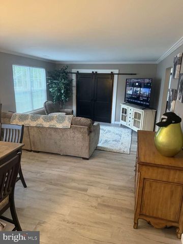 10 NILAND LN, Woodbury, NJ 08096
