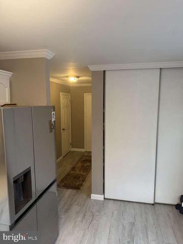 10 NILAND LN, Woodbury, NJ 08096