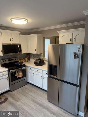 10 NILAND LN, Woodbury, NJ 08096