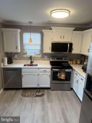 10 NILAND LN, Woodbury, NJ 08096