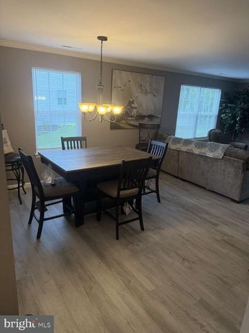 10 NILAND LN, Woodbury, NJ 08096