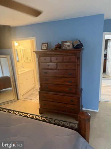 10 NILAND LN, Woodbury, NJ 08096