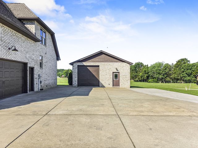 3070 SE Tater Peeler Rd, Lebanon, TN 37090