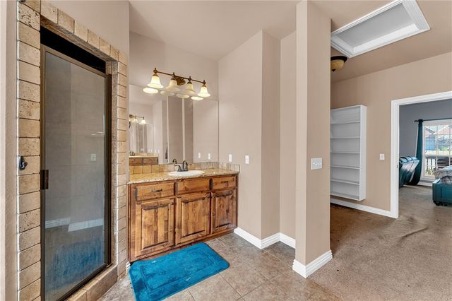 2265 N Covington Park Boulevard, Fayetteville, AR 72703