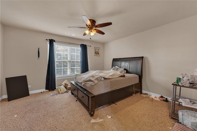 2265 N Covington Park Boulevard, Fayetteville, AR 72703