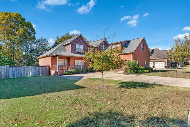 2265 N Covington Park Boulevard, Fayetteville, AR 72703