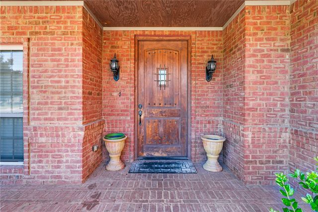 2265 N Covington Park Boulevard, Fayetteville, AR 72703