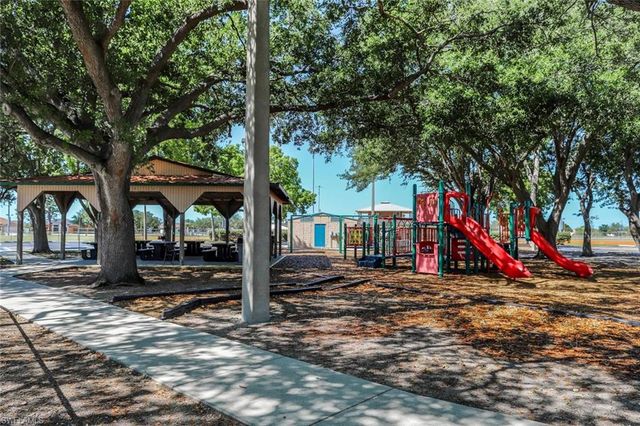 512 SW 15th ST, Cape Coral, FL 33991