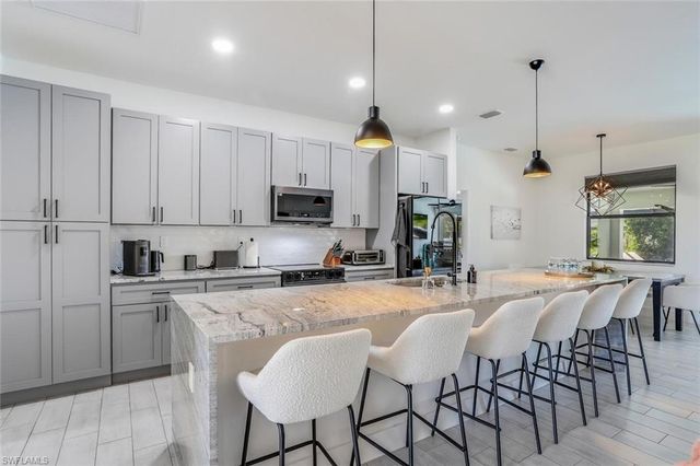 512 SW 15th ST, Cape Coral, FL 33991